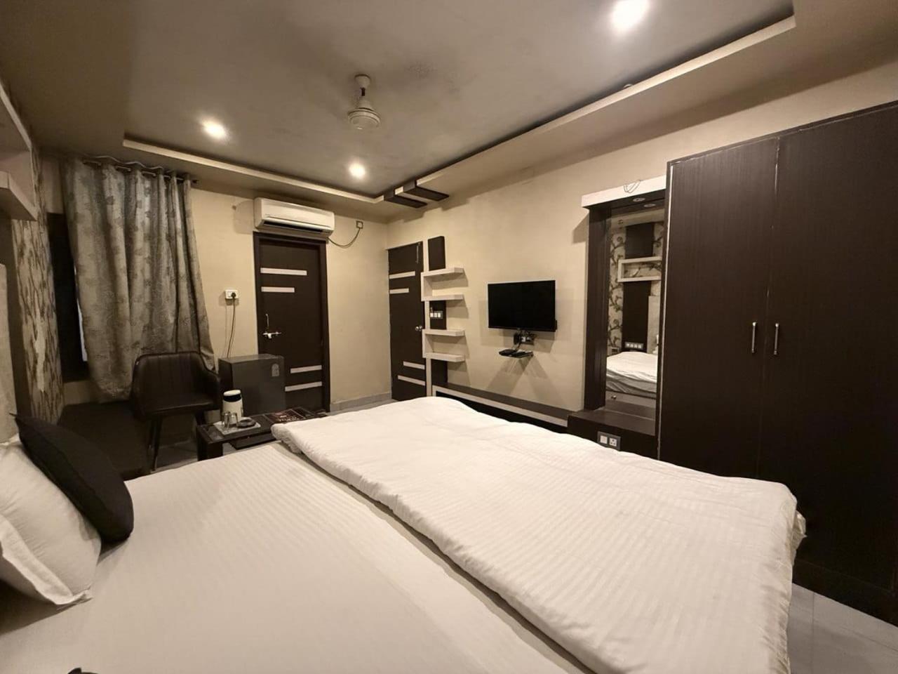 Rajkamal Palace - Near Kashi Vishwanath Temple Варанаси Екстериор снимка